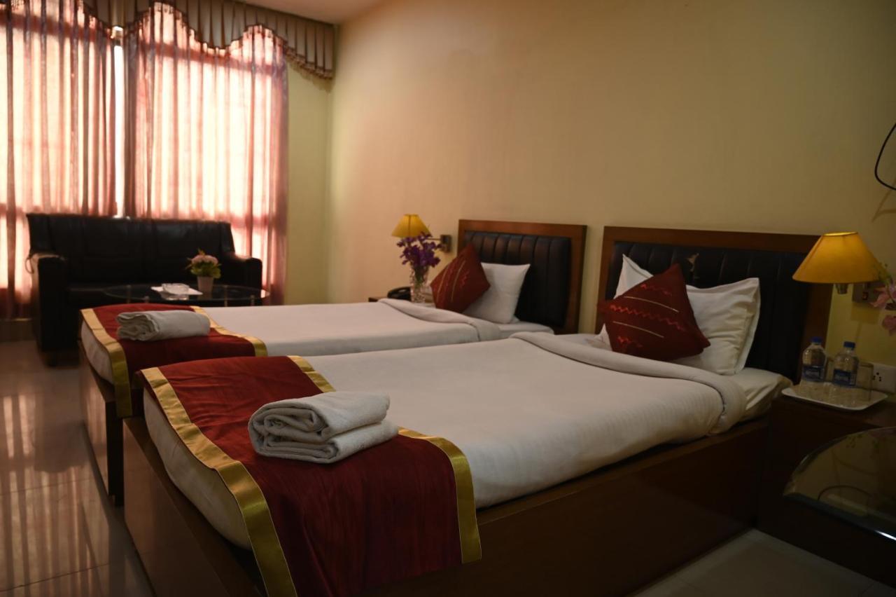 Hotel Dooars Mountain Alipur Duar Bagian luar foto