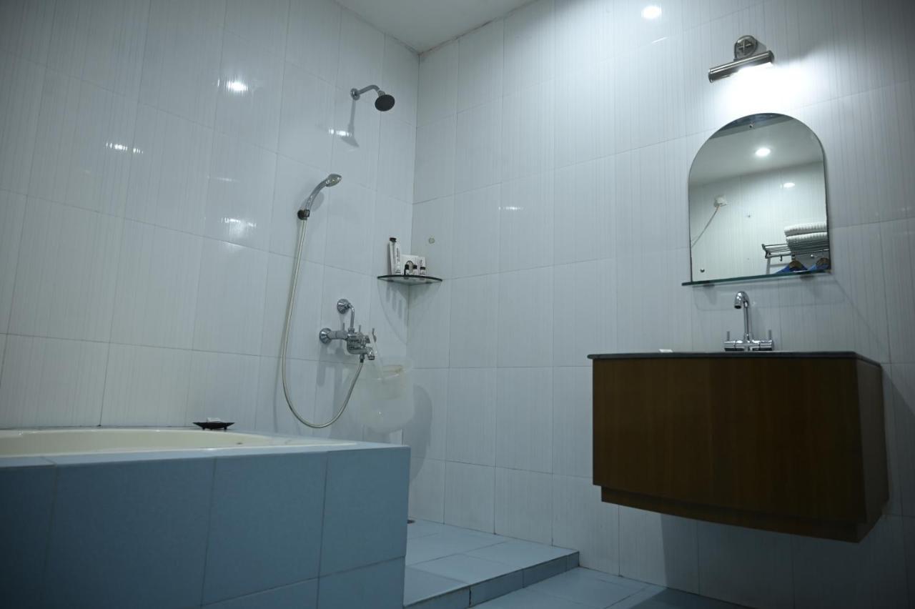 Hotel Dooars Mountain Alipur Duar Bagian luar foto
