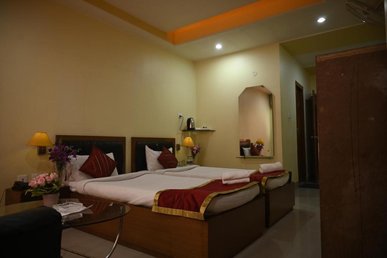 Hotel Dooars Mountain Alipur Duar Bagian luar foto